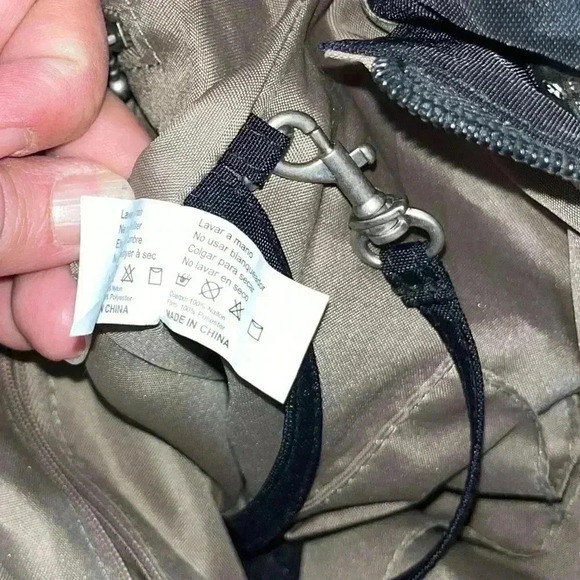 Baggallini quilted Florence tote organization galore! Pockets everywhere. Black - Picture 14 of 16